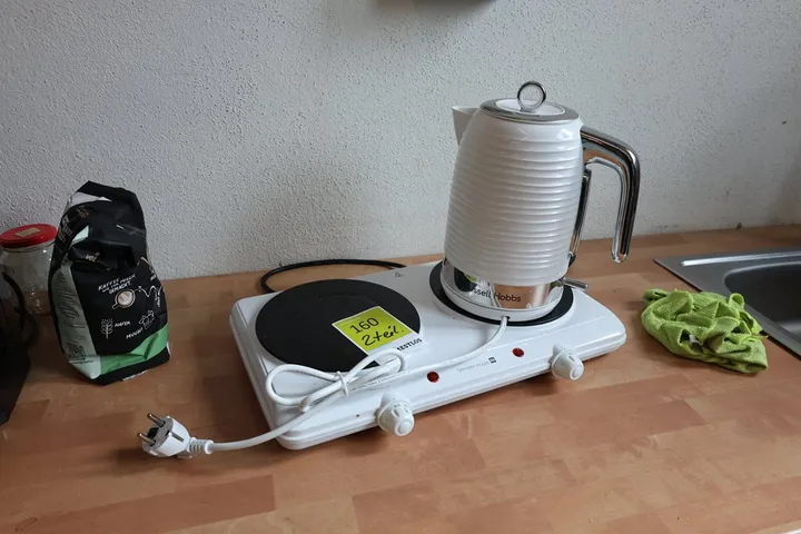 1 x Herdplatte 1 x Wasserkocher